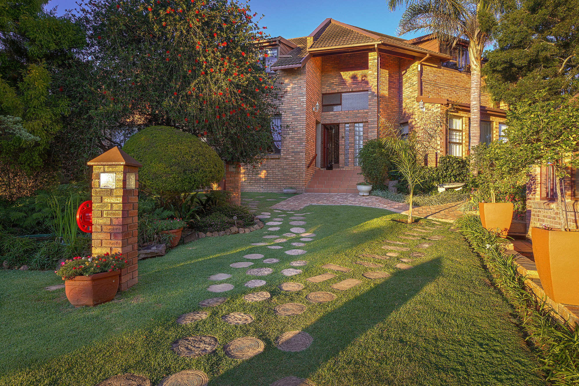 Jenny'S Guest House Grahamstown Exterior photo