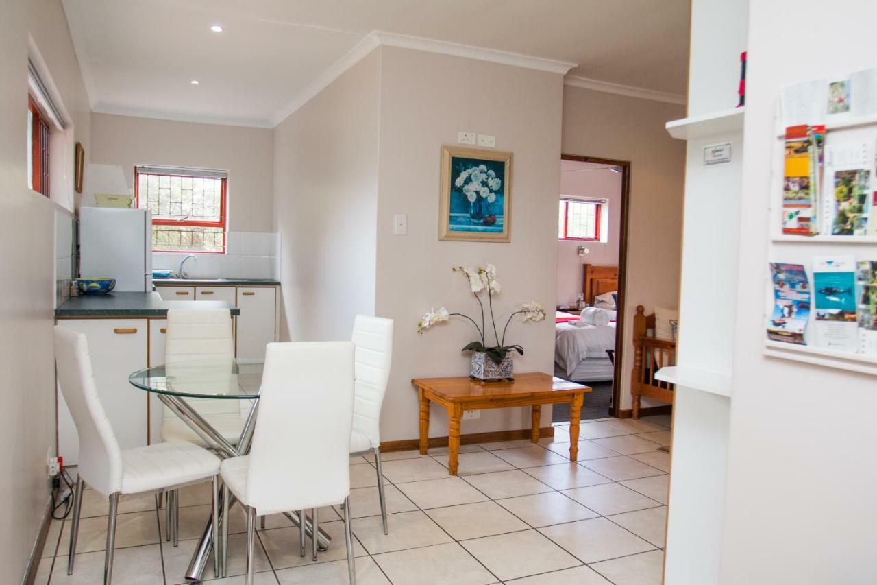 Jenny'S Guest House Grahamstown Exterior photo