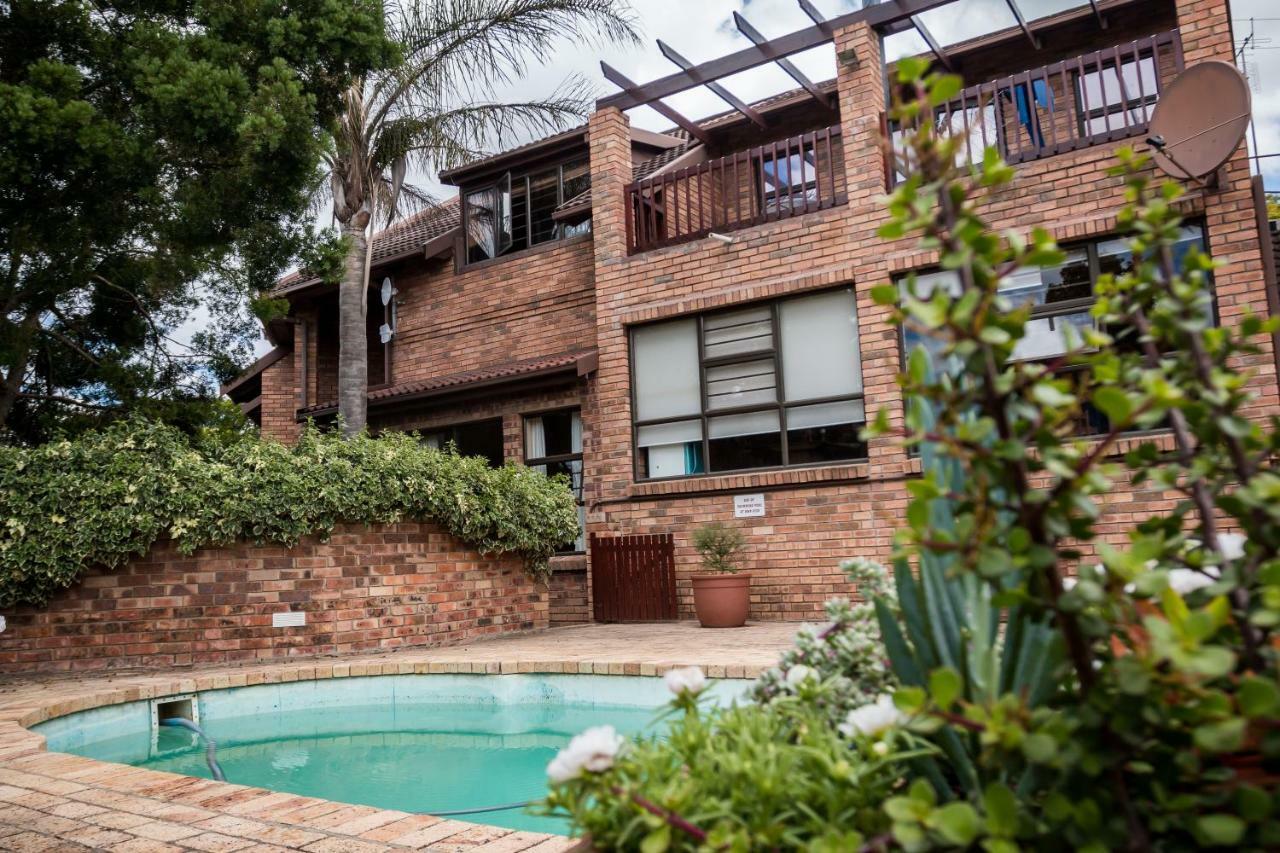 Jenny'S Guest House Grahamstown Exterior photo